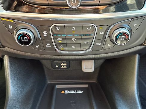 Used 2020 Chevrolet Traverse Premier w/ Redline Edition AWD/4WD image 35