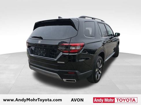 Used 2025 Honda Pilot Touring image 6