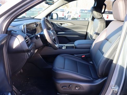 New 2026 Chevrolet Traverse LT w/ Driver Confidence Package image 4