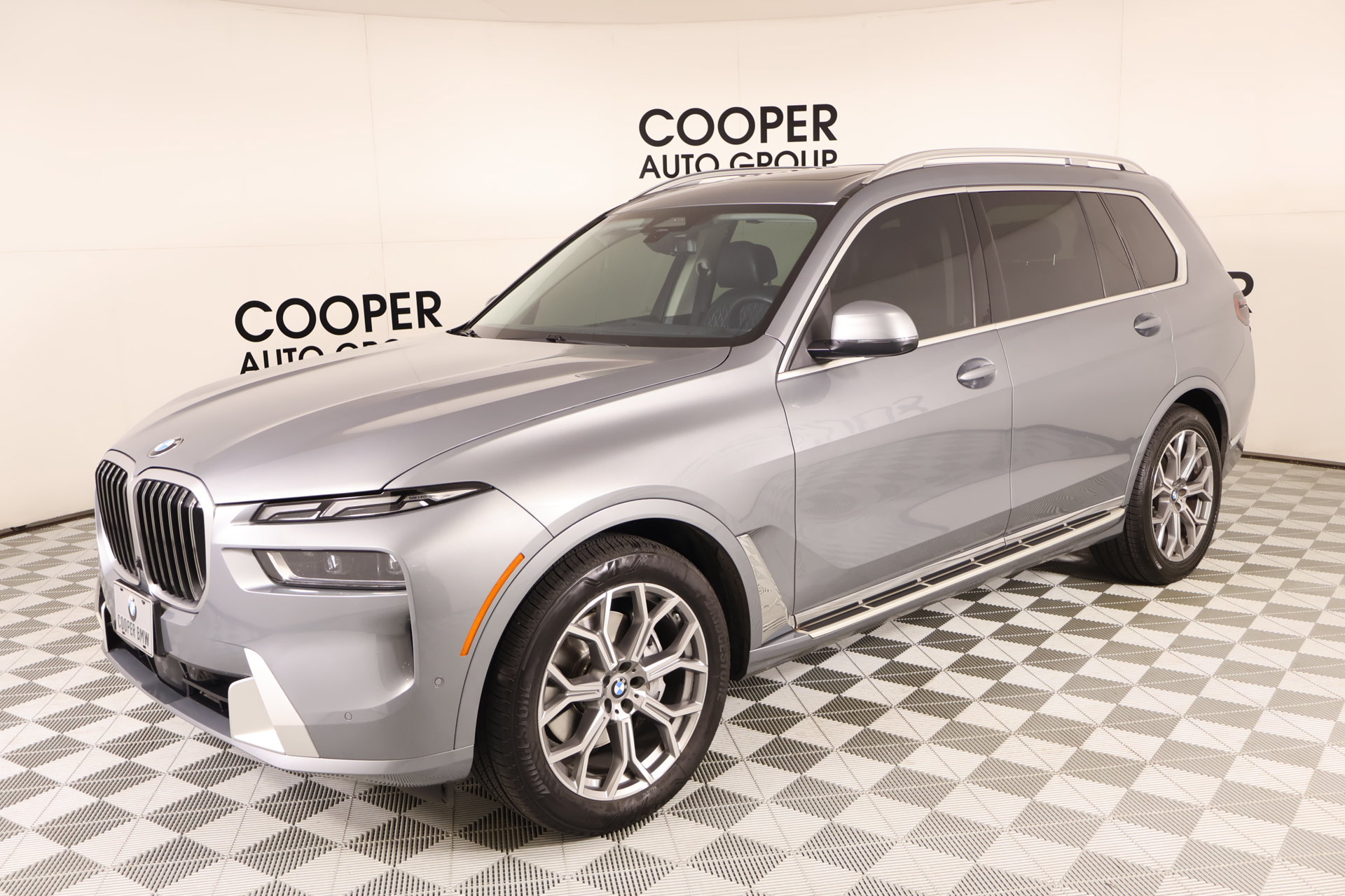 Used 2023 BMW X7 xDrive40i w/ Premium Package AWD/4WD image 10