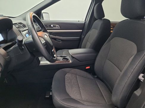 Used 2019 Ford Explorer XLT w/ Equipment Group 201A FWD image 17