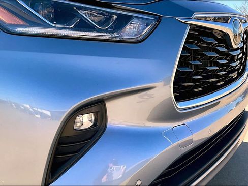 Used 2023 Toyota Highlander Platinum image 29