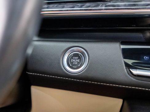 Used 2023 Cadillac Escalade ESV Premium Luxury AWD/4WD image 23