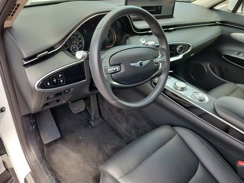 Used 2025 Genesis GV70 2.5T AWD/4WD image 4