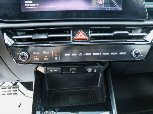 Used 2023 Kia Niro Wave FWD image 19