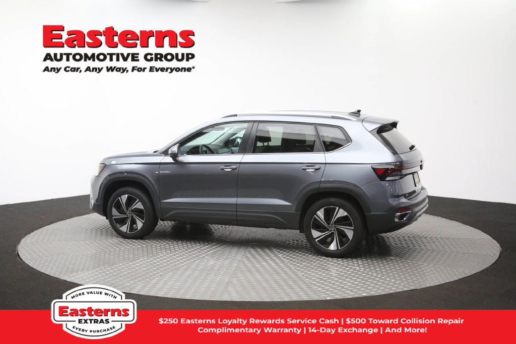 Used 2025 Volkswagen Taos SE AWD/4WD image 61