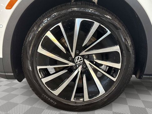 New 2026 Volkswagen ID.4 Pro AWD/4WD image 9