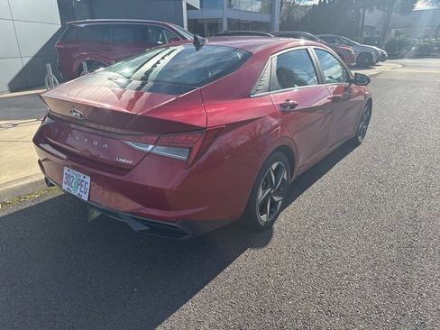 Used 2023 Hyundai Elantra Limited image 7