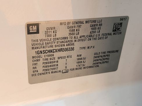 Used 2017 Chevrolet Suburban LT RWD image 29