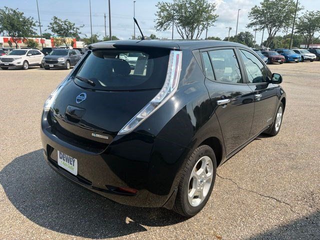 Used 2014 Nissan Leaf SV w/ Premium Package FWD image 5