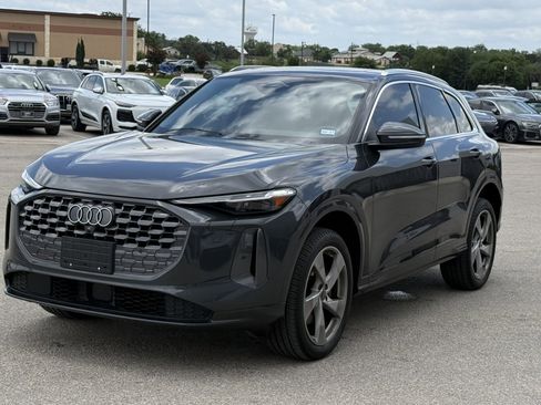 Used 2025 Audi Q5 Premium AWD/4WD image 13