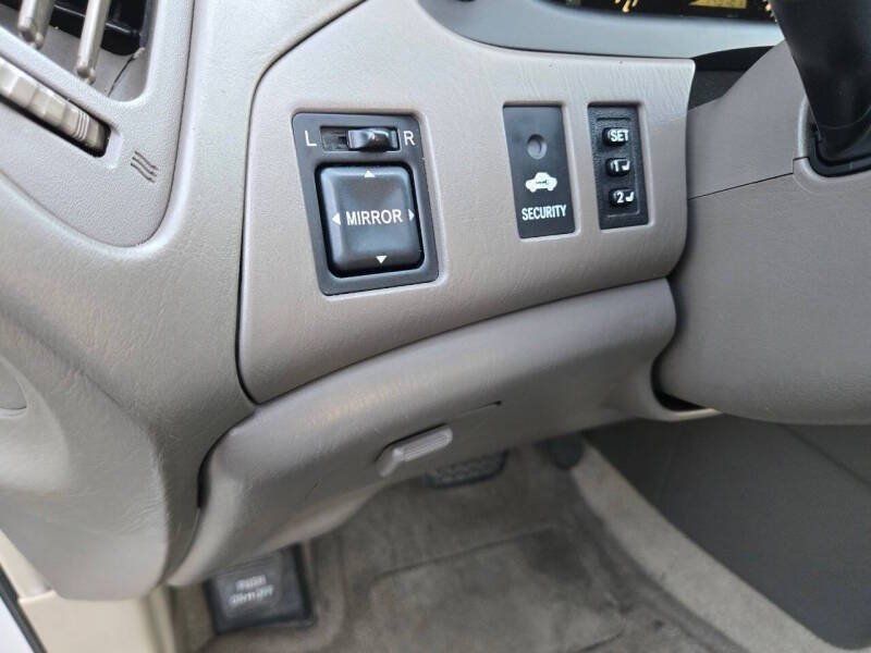 Used 2001 Lexus RX 300 4WD w/ Premium Pkg Plus image 23