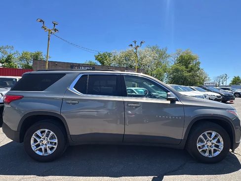 Used 2019 Chevrolet Traverse LT w/ LPO, Floor Liner Package AWD/4WD image 4