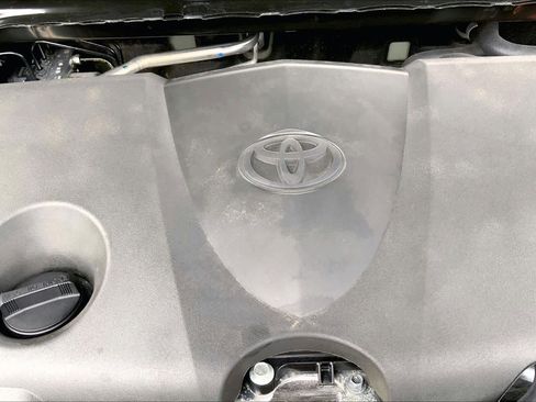 Used 2025 Toyota Camry LE image 33