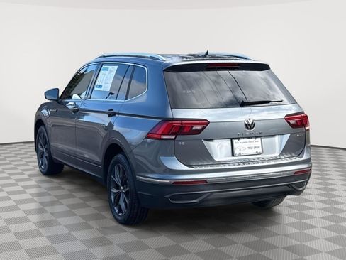 Used 2023 Volkswagen Tiguan SE w/ Panoramic Sunroof Package AWD/4WD image 7