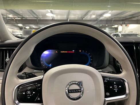 Certified 2023 Volvo XC60 B5 Ultimate w/ Climate Package image 12