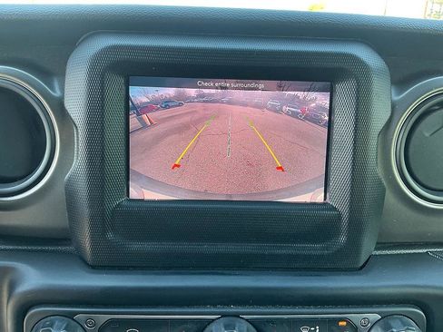 Used 2023 Jeep Wrangler Sport S image 18