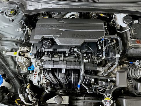 Used 2025 Hyundai Elantra SEL image 33