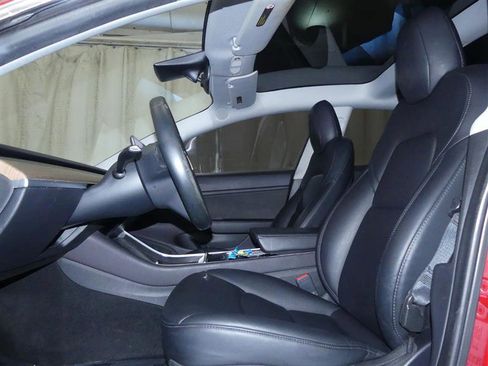 Used 2019 Tesla Model 3 Standard Range Plus image 18