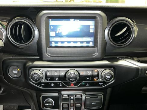 Used 2022 Jeep Wrangler Unlimited Sport AWD/4WD image 26