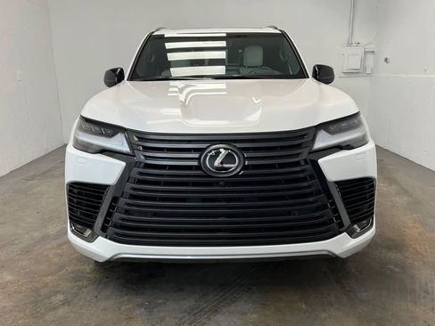 Used 2022 Lexus LX 600 4WD w/ Appearance Package image 3