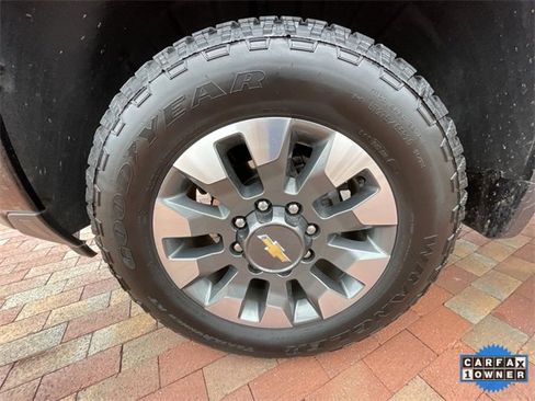 Used 2025 Chevrolet Silverado 2500 Custom w/ Custom Convenience Package image 10