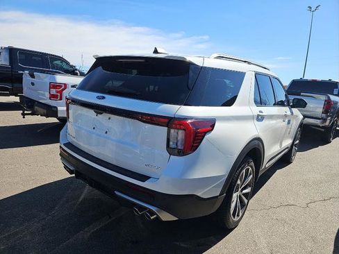 Used 2025 Ford Explorer Platinum w/ Ultimate Package AWD/4WD image 9