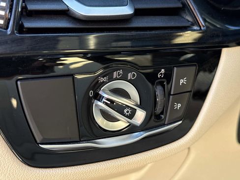 Used 2023 BMW 530i xDrive w/ Premium Package image 28