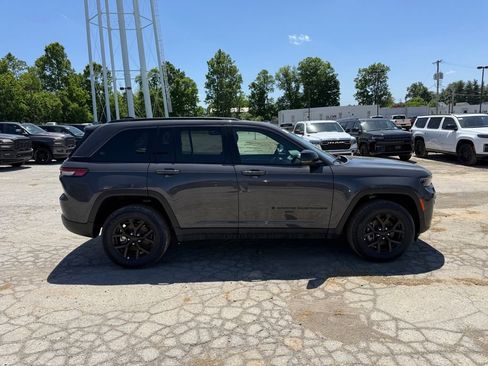 New 2026 Jeep Grand Cherokee Altitude AWD/4WD image 5