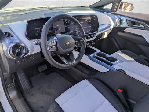 New 2026 Chevrolet Equinox EV LT image 3