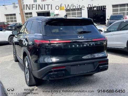 Certified 2025 INFINITI QX60 Luxe w/ Vision Package AWD/4WD image 5