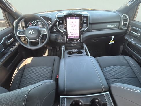 New 2025 RAM 2500 Big Horn AWD/4WD image 16