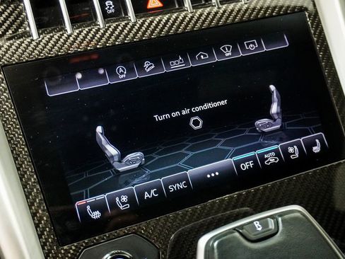 Used 2020 Lamborghini Urus image 29