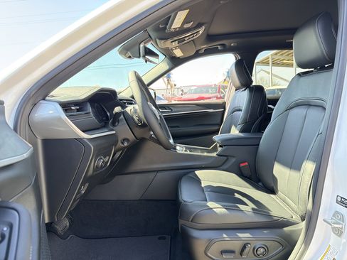 New 2026 Jeep Grand Cherokee Limited Reserve AWD/4WD image 10