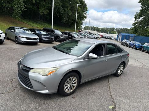 Used 2015 Toyota Camry LE FWD image 5