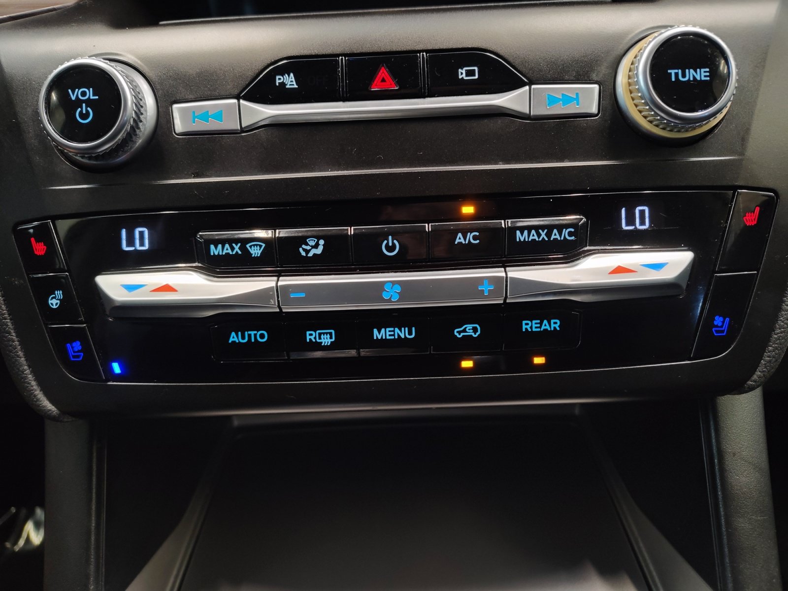 Used 2020 Ford Explorer Limited RWD image 19