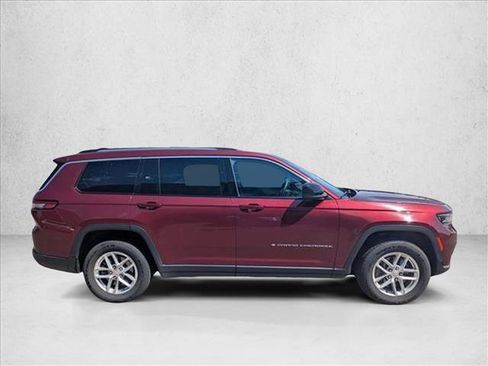 Used 2023 Jeep Grand Cherokee L Laredo image 4
