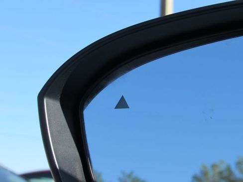 Certified 2023 Nissan Rogue SV image 27