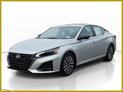 New 2026 Nissan Altima 2.5 SV FWD image 1