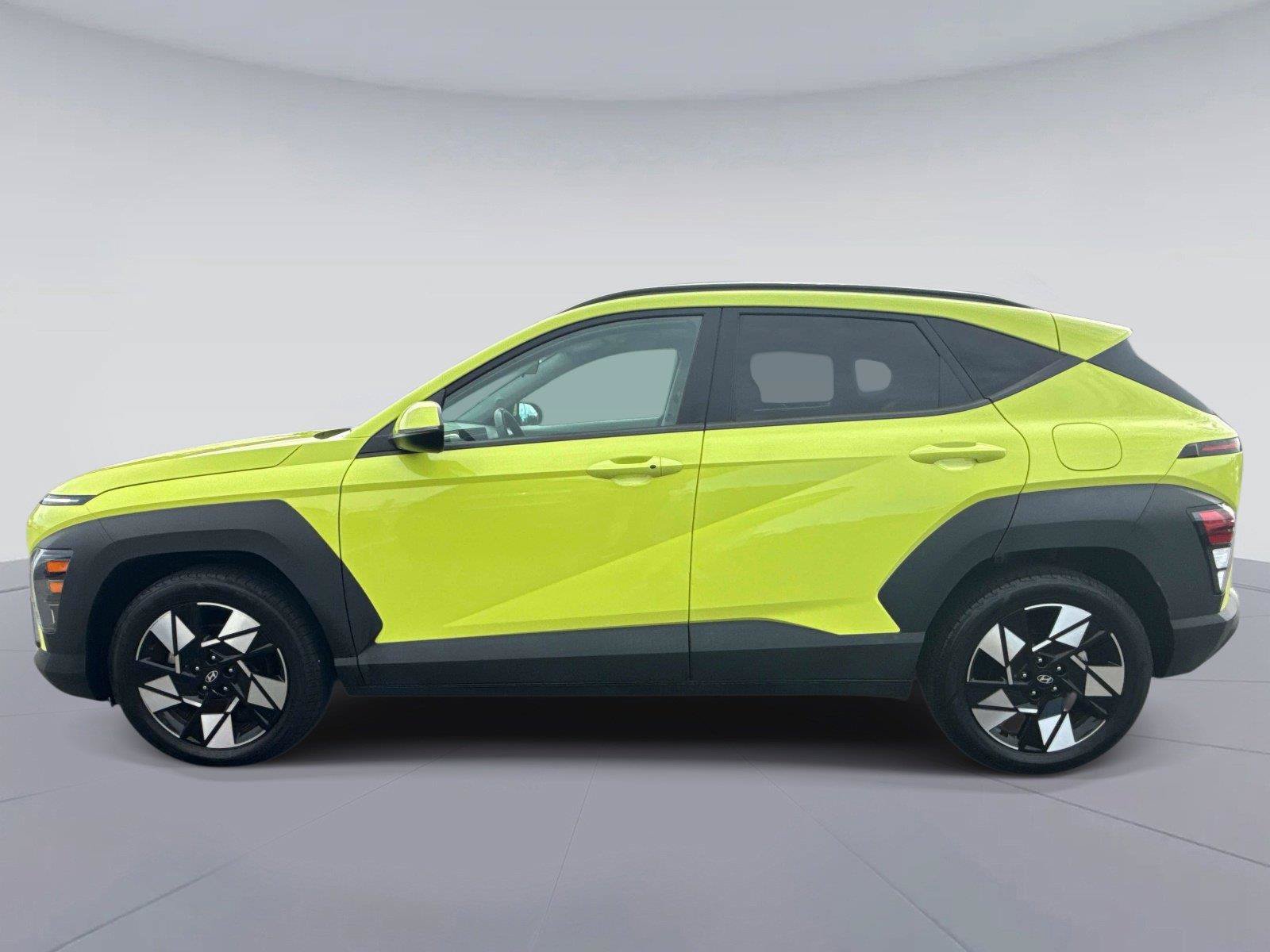 Used 2025 Hyundai Kona SEL FWD image 7