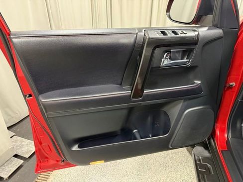 Used 2016 Toyota 4Runner Trail Premium AWD/4WD image 20