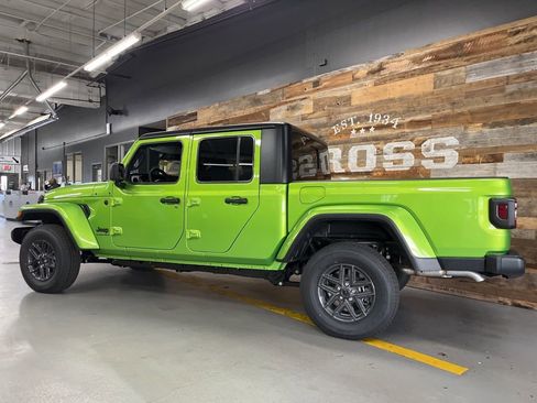 New 2026 Jeep Gladiator Sport image 48