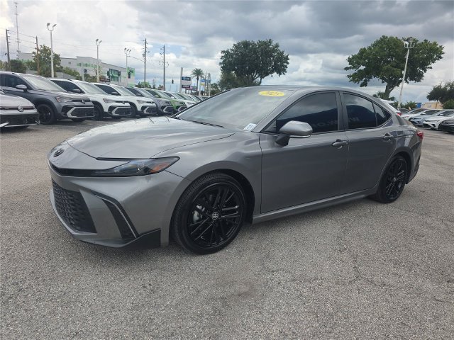 Used 2025 Toyota Camry SE w/ Convenience Package FWD image 8