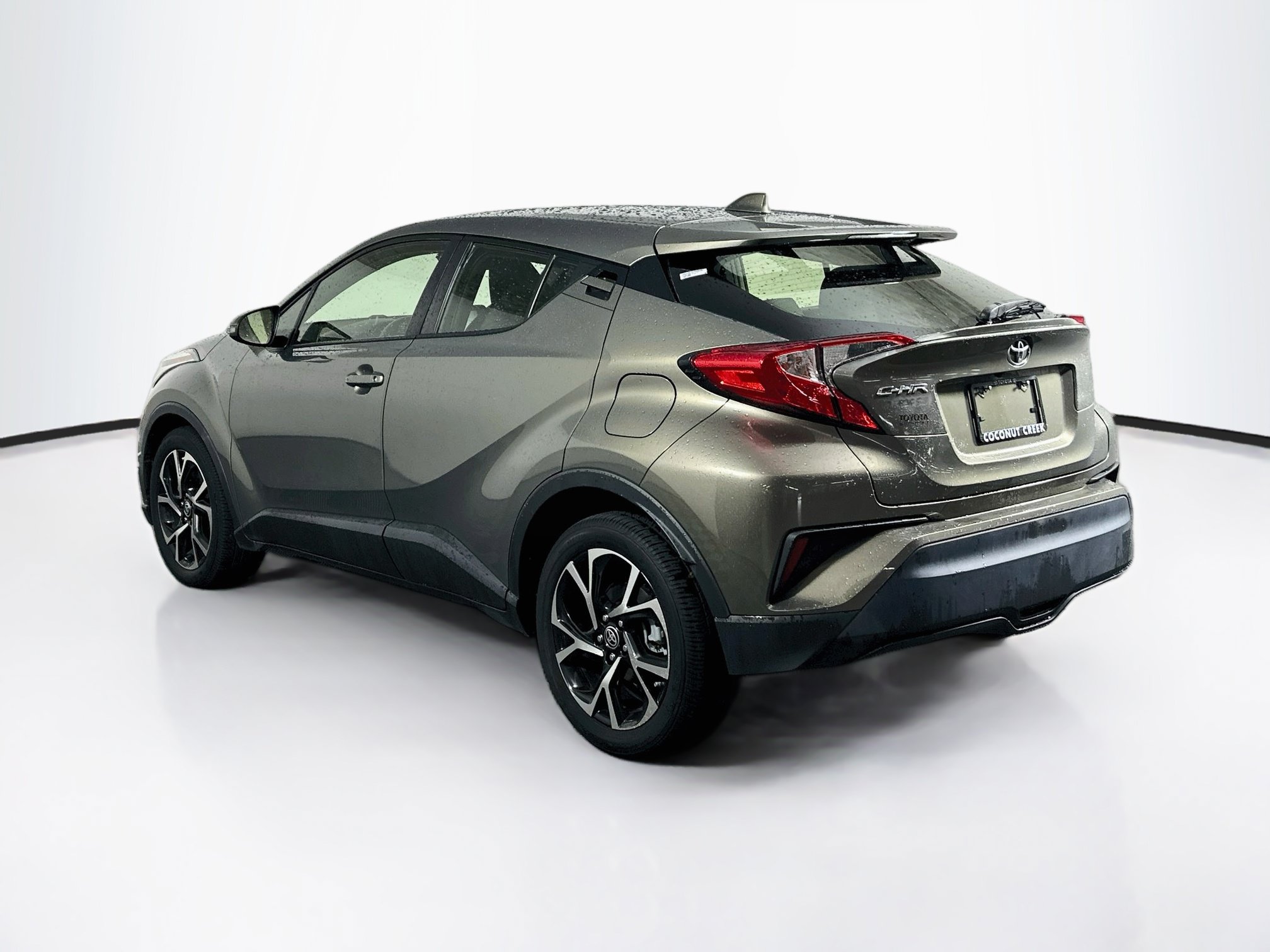 Used 2021 Toyota C-HR XLE FWD image 5