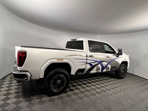 Used 2021 GMC Sierra 2500 AT4 w/ AT4 Premium Plus Package image 9