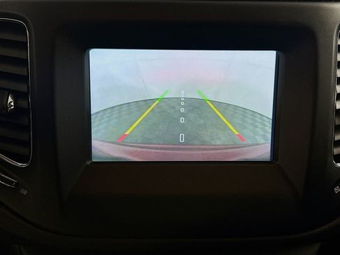 Used 2021 Jeep Compass Latitude w/ Driver Assistance Group FWD image 23