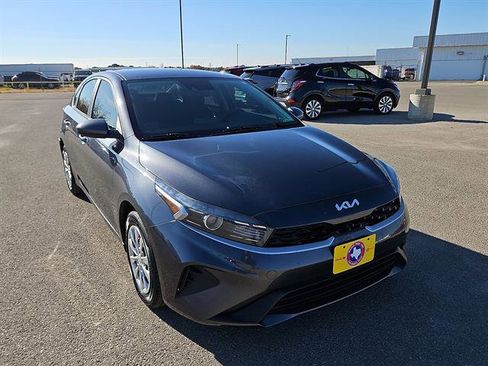 Used 2022 Kia Forte FE image 7