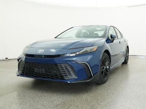 New 2026 Toyota Camry SE image 4