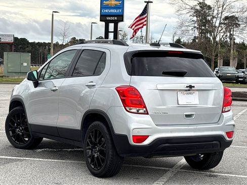 Used 2022 Chevrolet Trax LT w/ Driver Confidence Package image 22