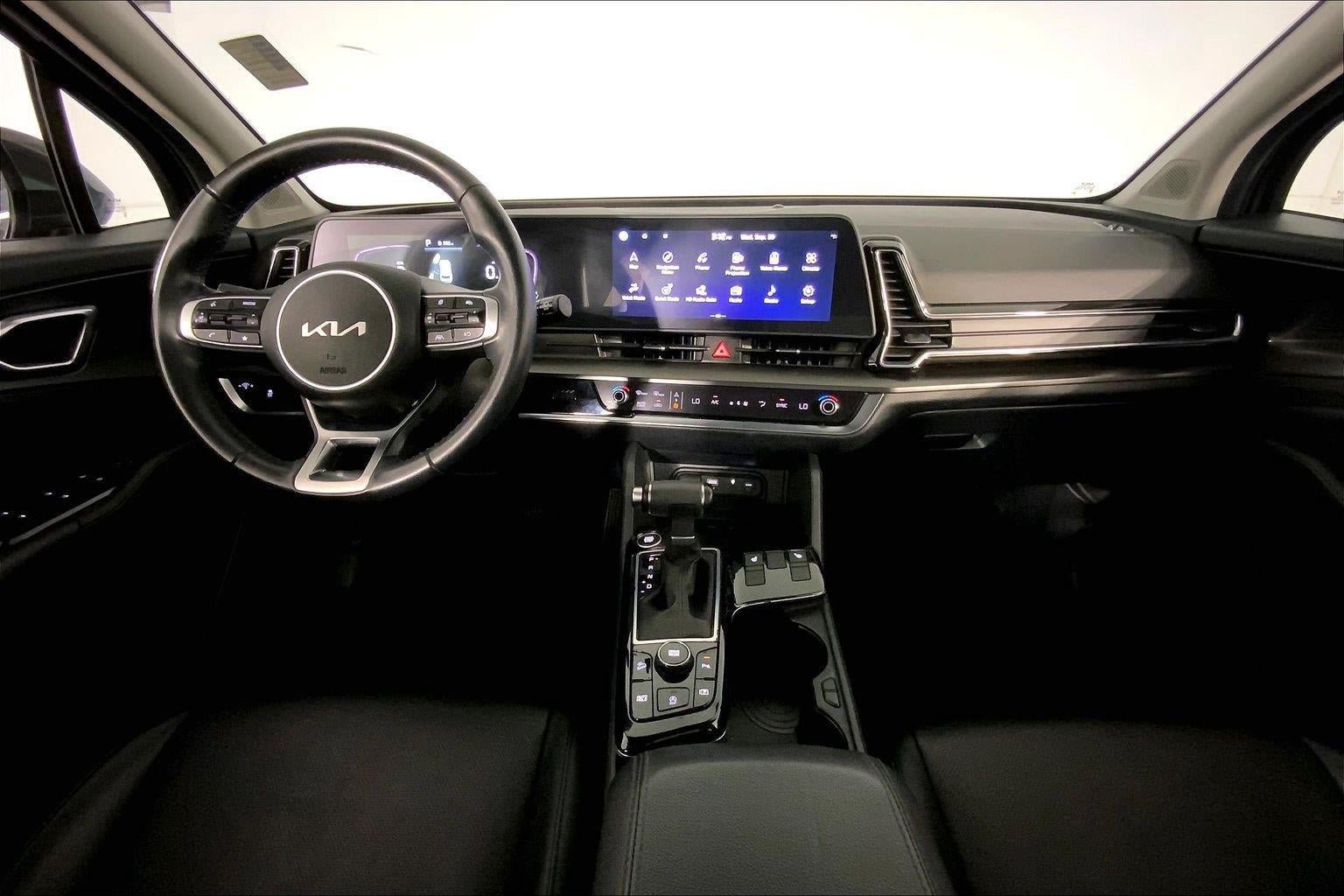 Used 2025 Kia Sportage EX FWD image 15